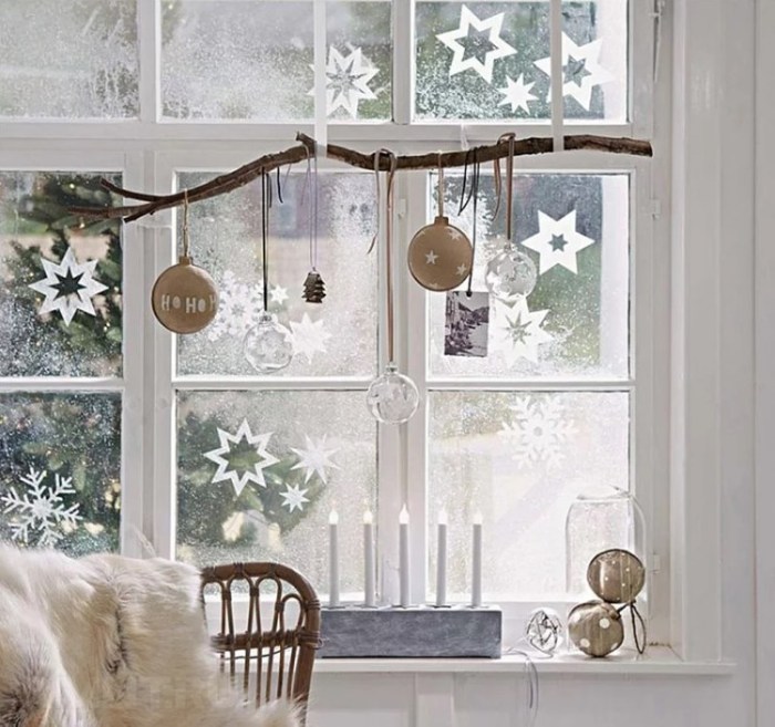 How to decorate window for christmas