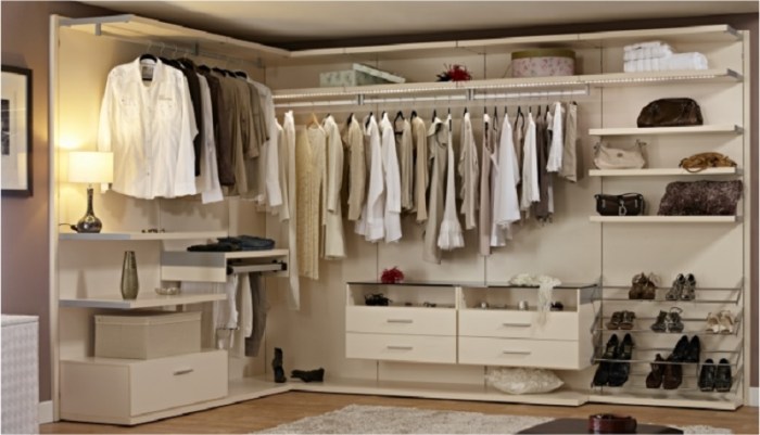 How to decorate a closet room